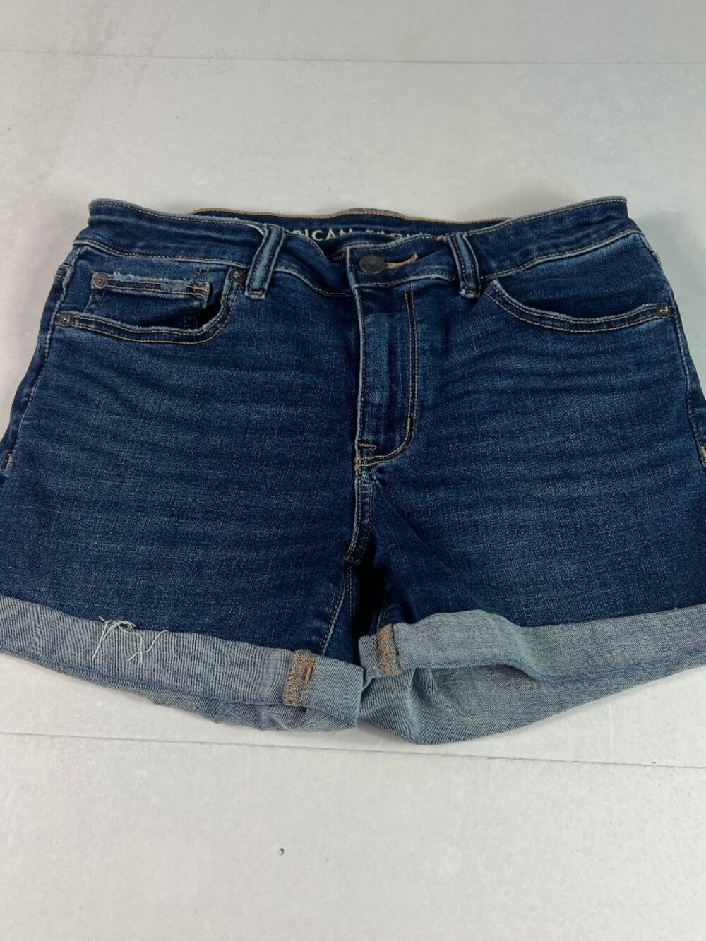 American Eagle Shorts Women's 29* Midi Mid Rise Blue Cuffed Denim Jorts Tag 6